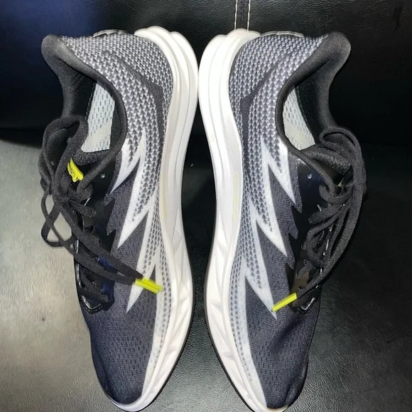 Hoka One Crescendo MD Black Running Track Shoes 1134520 BWHT Size M/9.5 W/11 - Picture 4 of 7